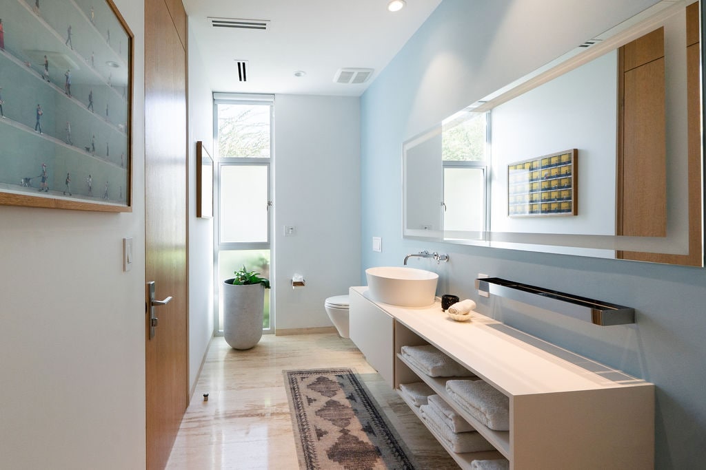 Full bathroom 3 image 1