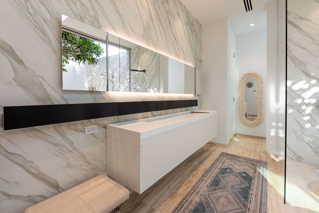 Full bathroom 1 image 3