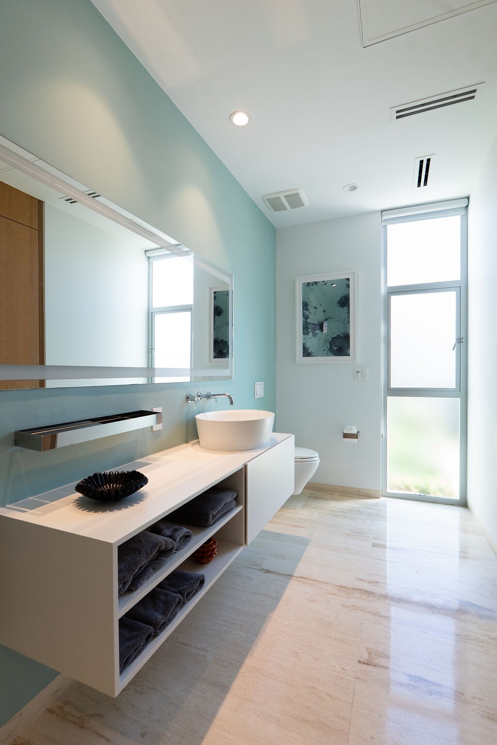 Full bathroom 2 image 2