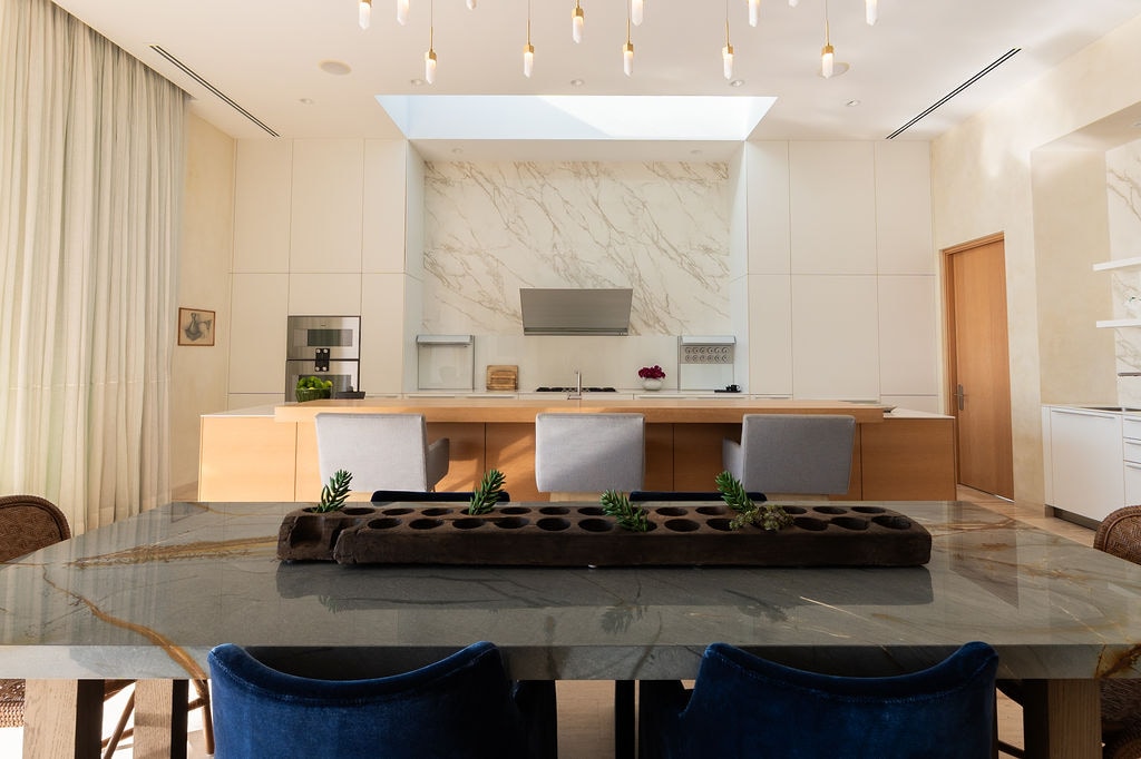 Dining area image 4