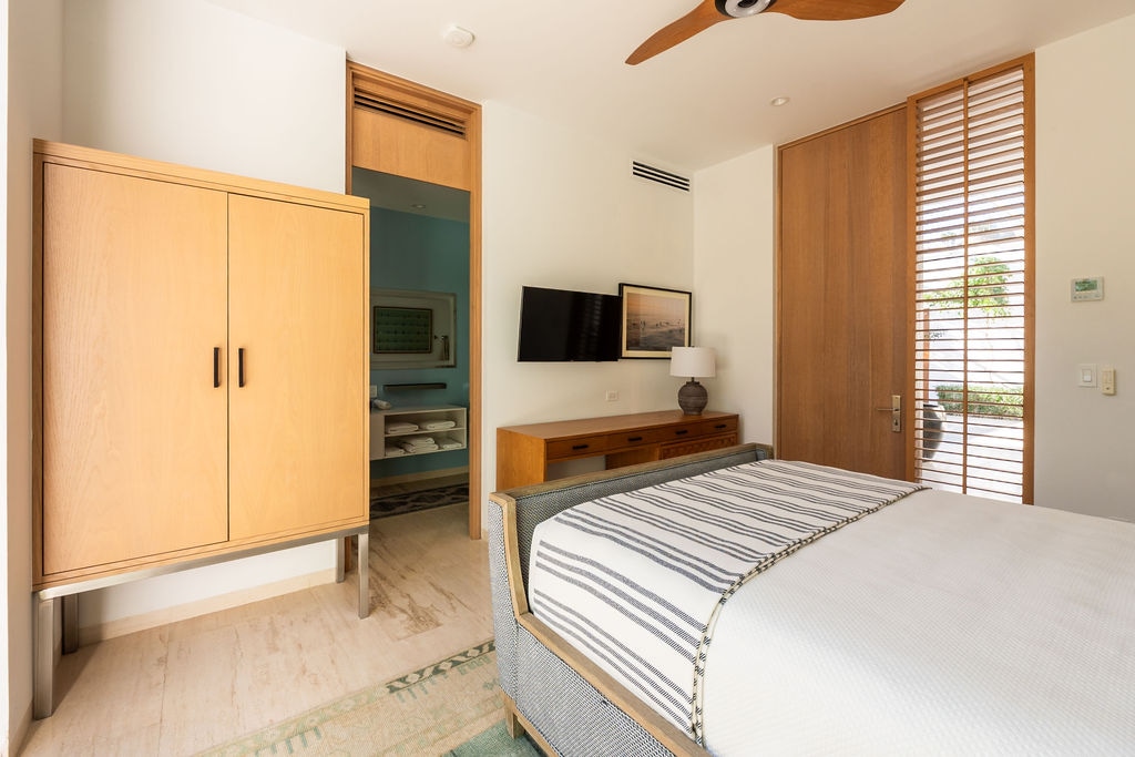 Bedroom 3 image 7