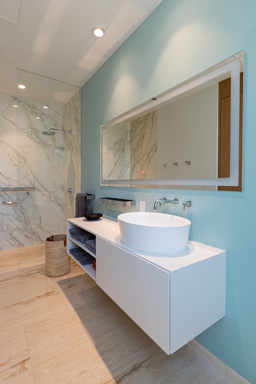 Full bathroom 2 image 1