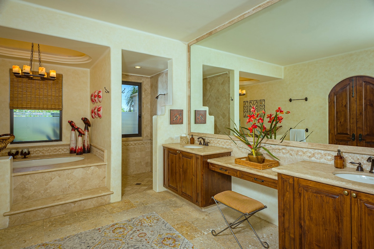 Full bathroom 1 image 1