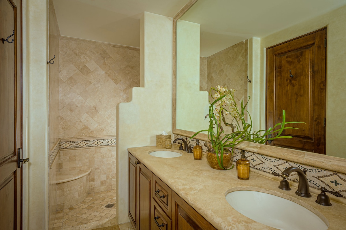 Full bathroom 2 image 1